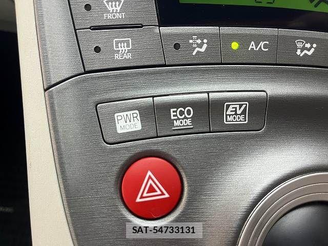 Toyota PRIUS 2013-01 8884198-16