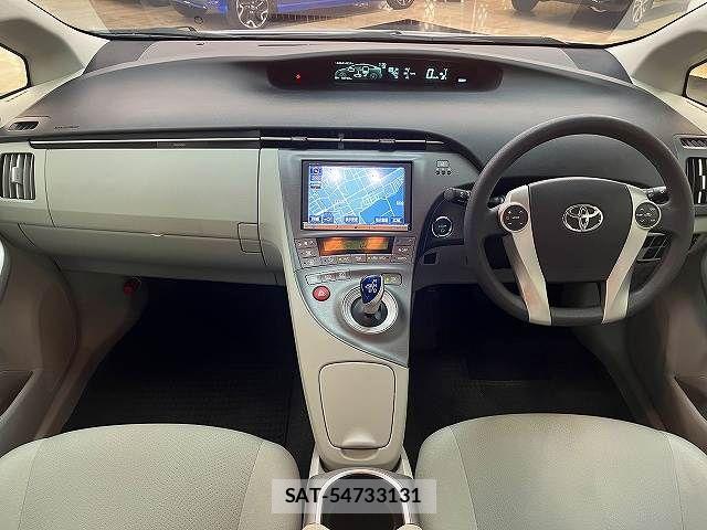 Toyota PRIUS 2013-01 8884198-1