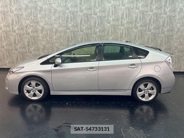Toyota PRIUS 2013-01 8884198-26