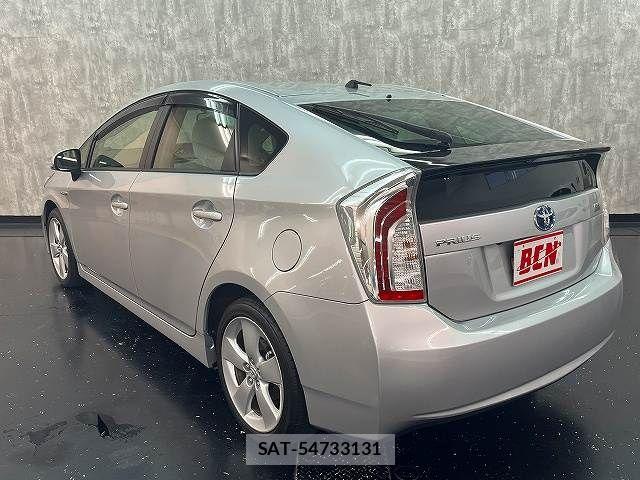 Toyota PRIUS 2013-01 8884198-2