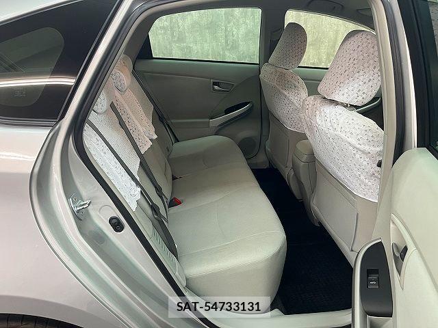 Toyota PRIUS 2013-01 8884198-29