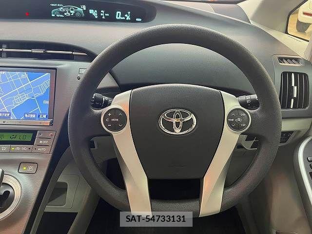 Toyota PRIUS 2013-01 8884198-7