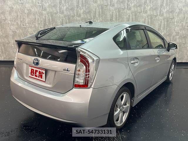 Toyota PRIUS 2013-01 8884198-8