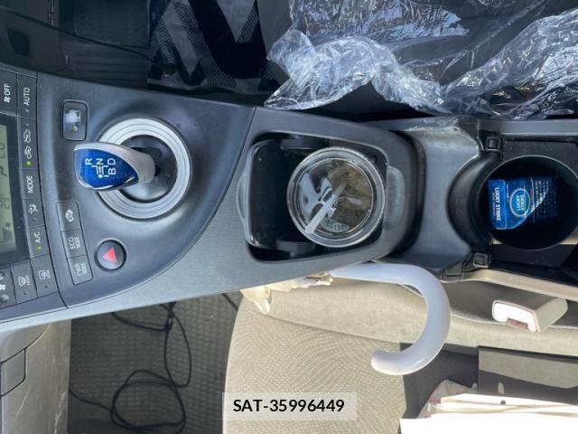 Toyota PRIUS 2010-08 8884215-26