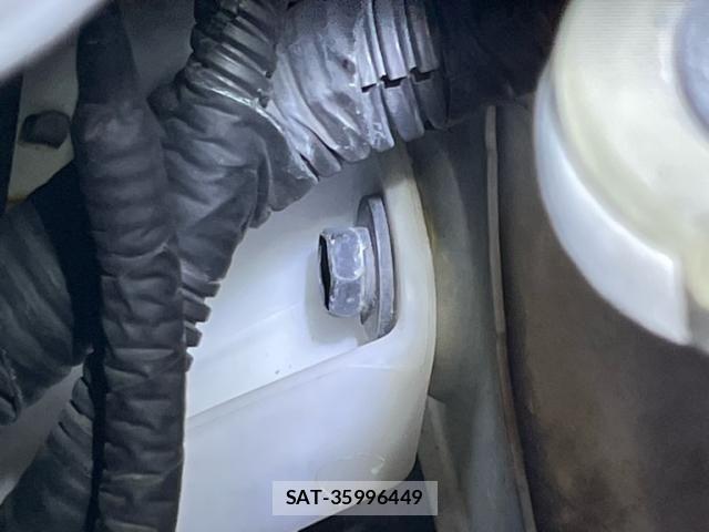 Toyota PRIUS 2010-08 8884215-27