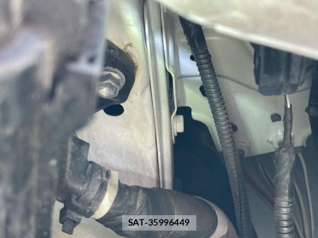 Toyota PRIUS 2010-08 8884215-28