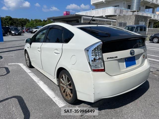 Toyota PRIUS 2010-08 8884215-4