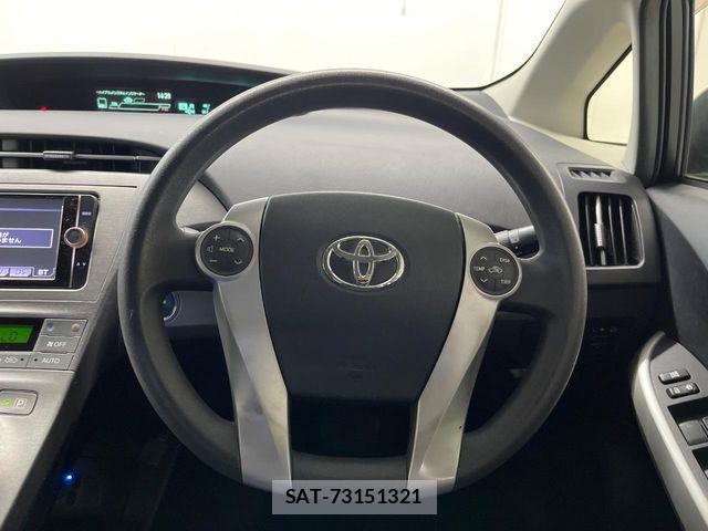 Toyota PRIUS 2013-04 8884201-9