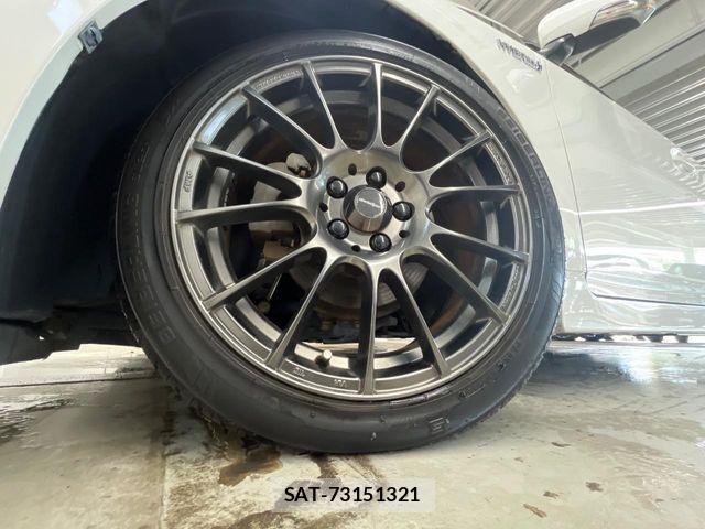 Toyota PRIUS 2013-04 8884201-11