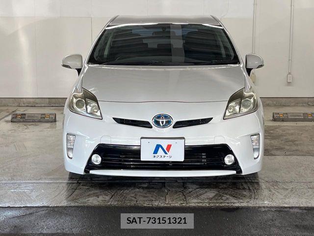 Toyota PRIUS 2013-04 8884201-14