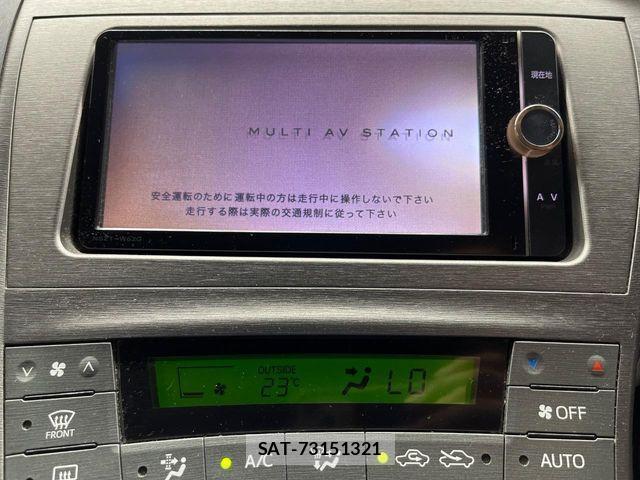 Toyota PRIUS 2013-04 8884201-2