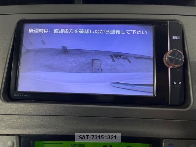 Toyota PRIUS 2013-04 8884201-4