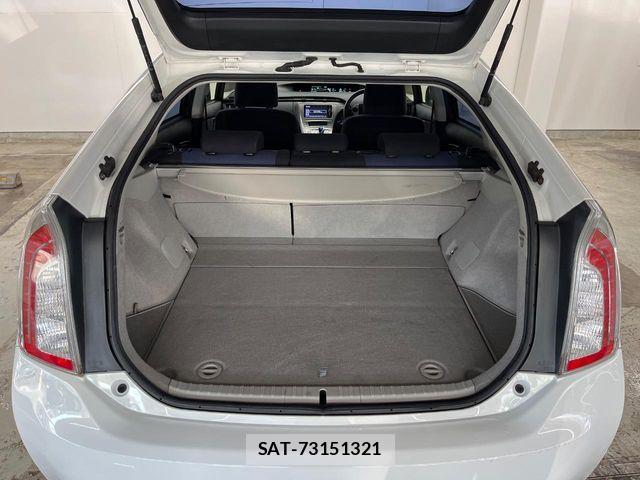 Toyota PRIUS 2013-04 8884201-6