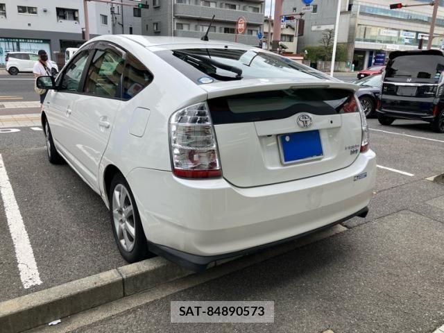 Toyota PRIUS 2006-05 8884211-3