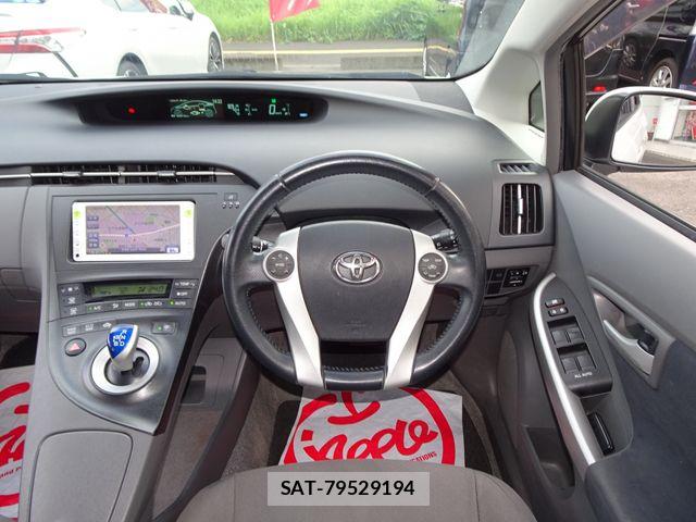 Toyota PRIUS 2011-09 8884212-1