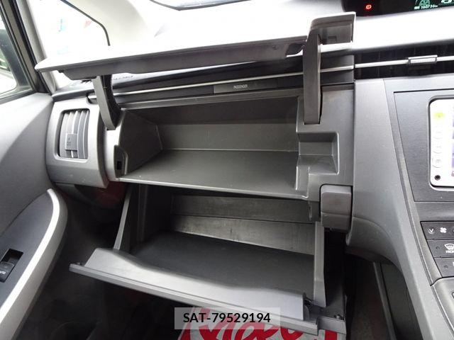 Toyota PRIUS 2011-09 8884212-28