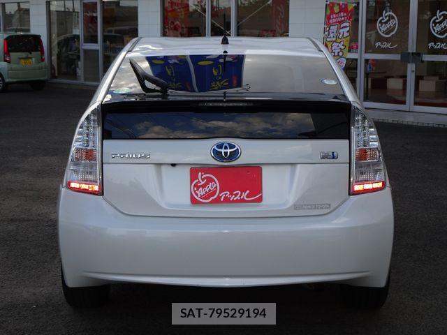Toyota PRIUS 2011-09 8884212-6