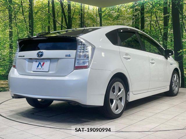 Toyota PRIUS 2011-11 8884203-16