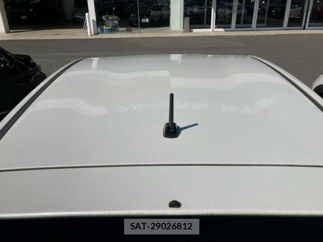 Toyota PRIUS 2012-01 8884207-11