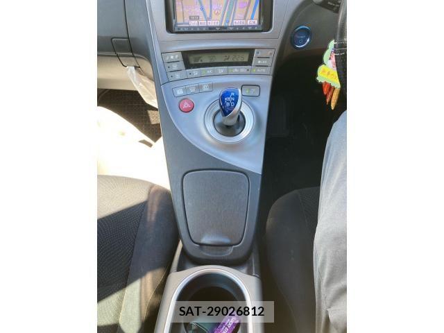 Toyota PRIUS 2012-01 8884207-23