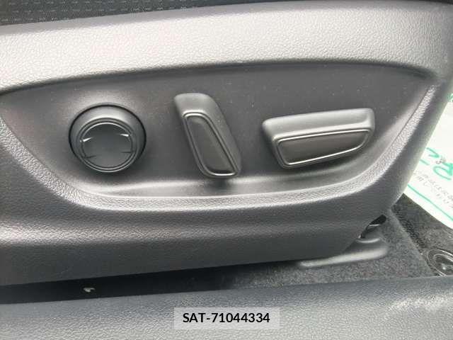 Toyota PRIUS 2019-07 8884195-13
