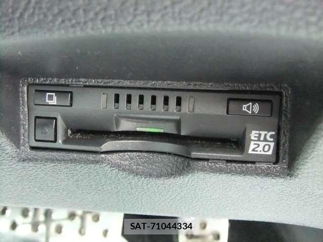 Toyota PRIUS 2019-07 8884195-14