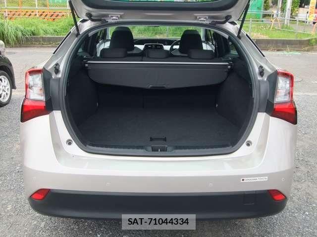 Toyota PRIUS 2019-07 8884195-17