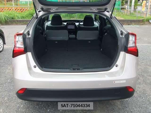 Toyota PRIUS 2019-07 8884195-18