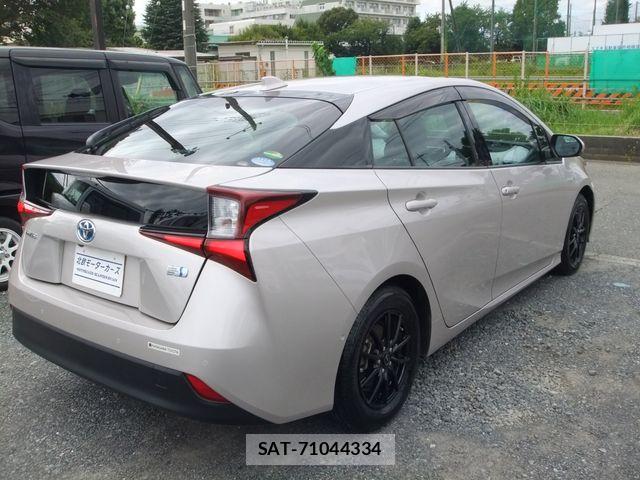 Toyota PRIUS 2019-07 8884195-22