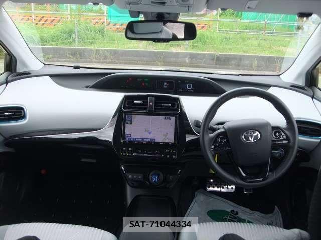 Toyota PRIUS 2019-07 8884195-2