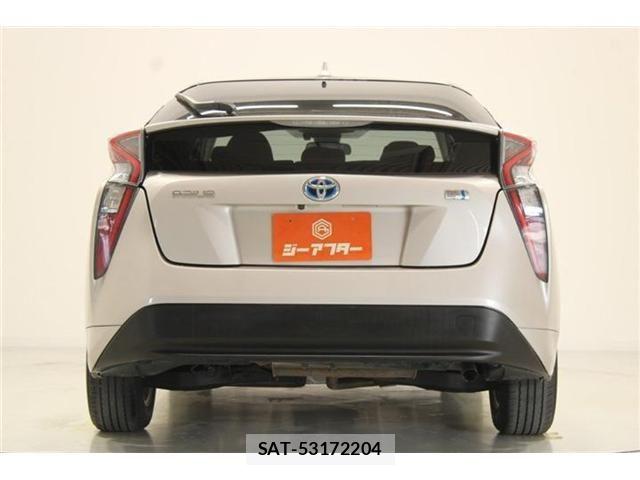 Toyota PRIUS 2016-03 8884197-11