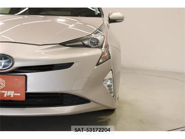 Toyota PRIUS 2016-03 8884197-14