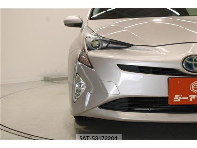 Toyota PRIUS 2016-03 8884197-16