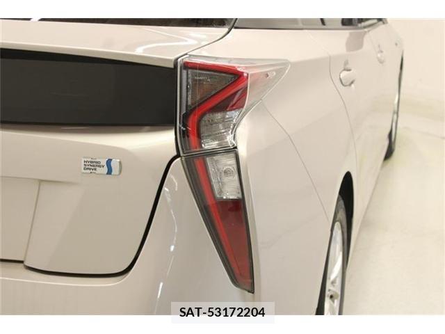 Toyota PRIUS 2016-03 8884197-18