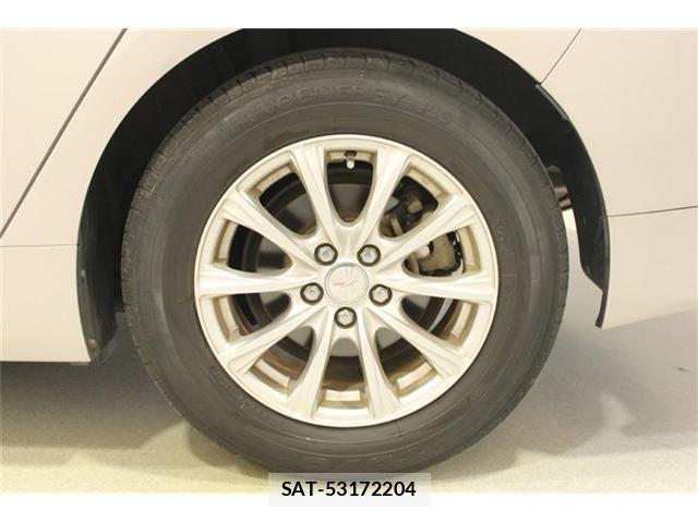 Toyota PRIUS 2016-03 8884197-24