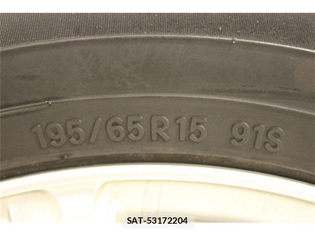 Toyota PRIUS 2016-03 8884197-27