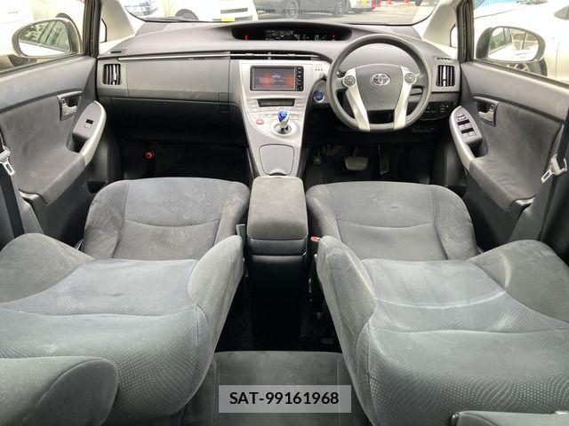 Toyota PRIUS 2015-01 8884202-5