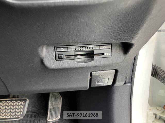 Toyota PRIUS 2015-01 8884202-6