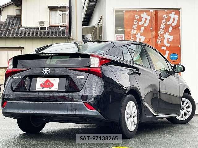 Toyota PRIUS 2019-11 8884196-2