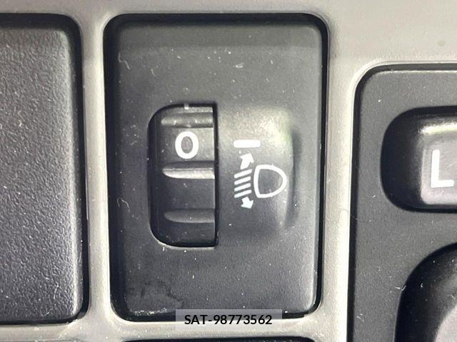 Toyota PRIUS 2010-03 8884205-7