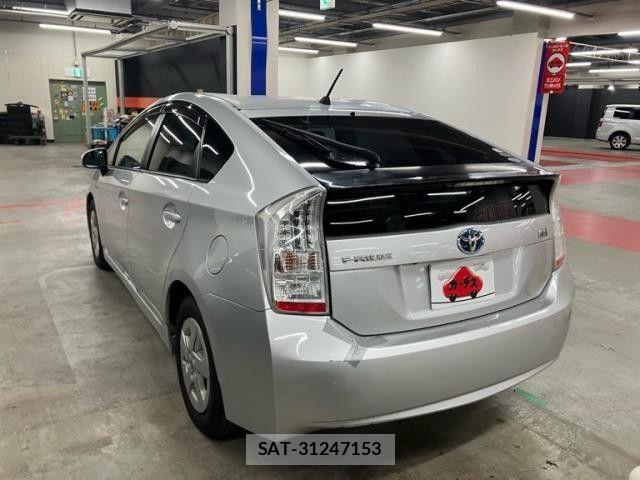 Toyota PRIUS 2011-02 8884204-2