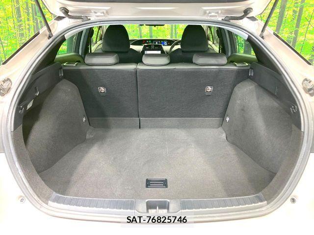 Toyota PRIUS 2019-01 8884192-9
