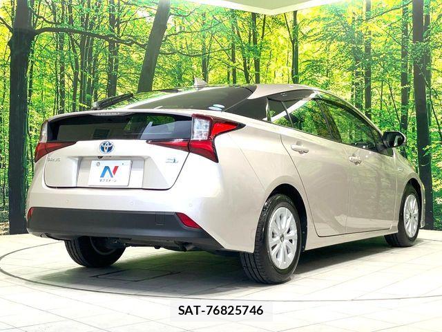 Toyota PRIUS 2019-01 8884192-16