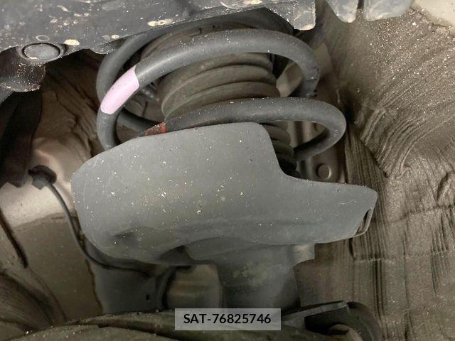 Toyota PRIUS 2019-01 8884192-19