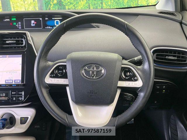 Toyota PRIUS 2016-03 8884189-11