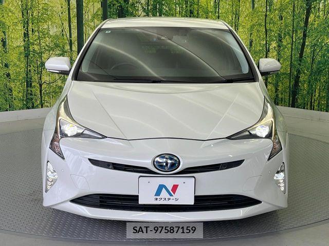 Toyota PRIUS 2016-03 8884189-14
