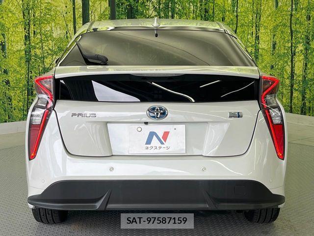 Toyota PRIUS 2016-03 8884189-15