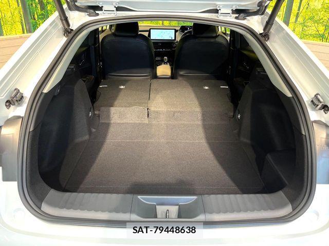 Toyota PRIUS 2023-10 8884184-10