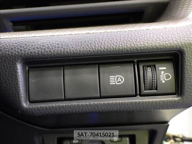 Toyota PRIUS 2023-04 8884186-9