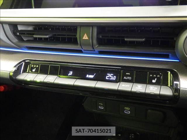 Toyota PRIUS 2023-04 8884186-12